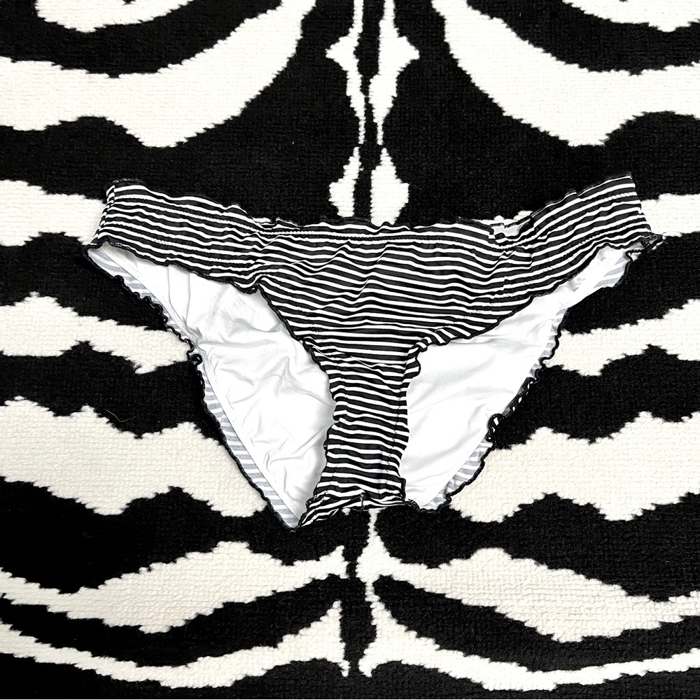 Victoria’s Secret Striped Ruched Bikini Bottom Small